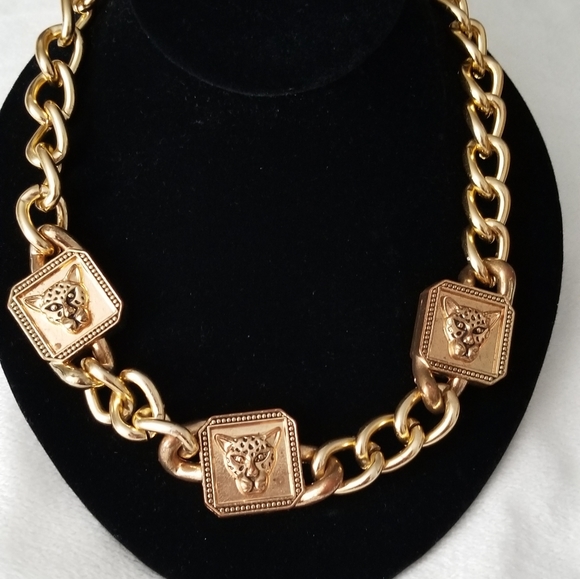 Jewelry - Vintage goldtone chunky lion necklace